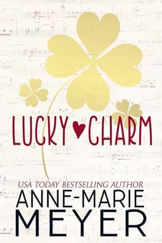 Lucky Charm: A Sweet, Fake Relationship Romance