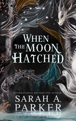 When the Moon Hatched (The Moonfall #1)