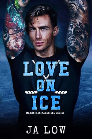 Love on Ice (Manhattan Mavericks #1)