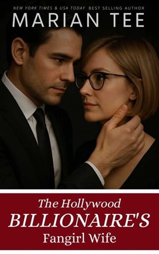 The Hollywood Billionaire’s Fangirl Wife (A Painful Kind of Love)