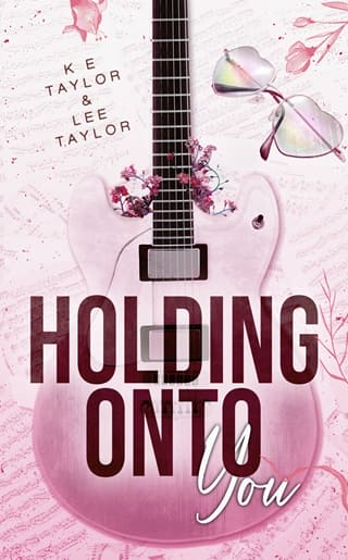 Holding Onto You (Burnt Ashes #2)