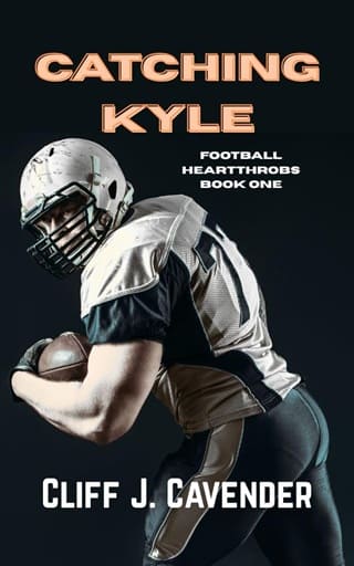 Catching Kyle (Football Heartthrobs #1)