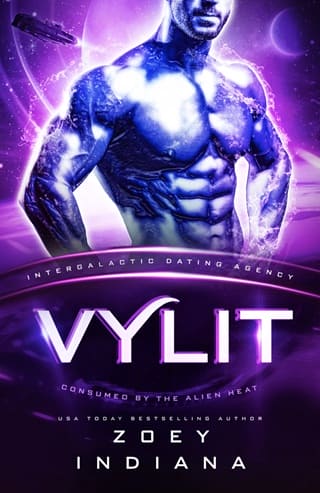 Vylit: Glowing for Her (Consumed by the Alien Heat #1)